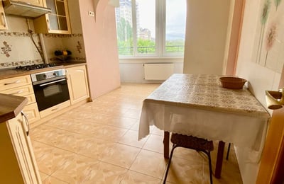 Alquiler de un amplio apartamento de 2 habitaciones, 72 m², Telecentru, Chisináu, Moldavia